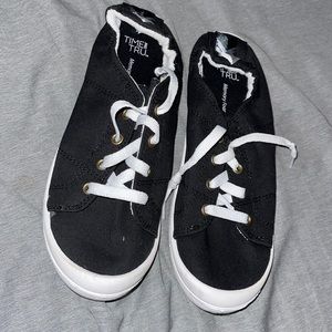 Black shoes for ladies